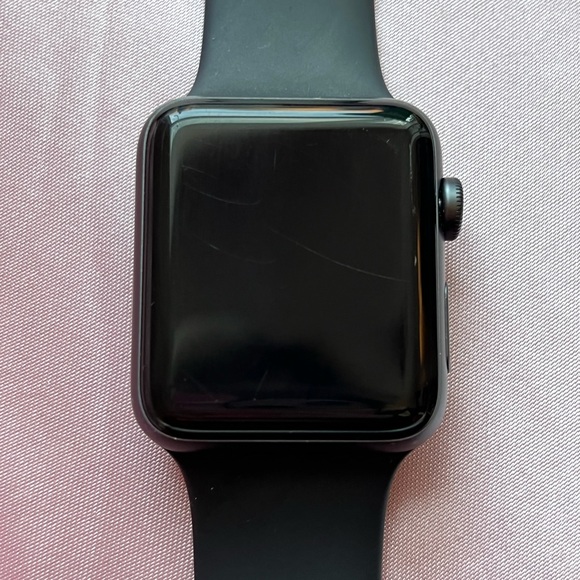 Apple Watch Series 3 42 Inch Aluminum - Picture 2 of 5